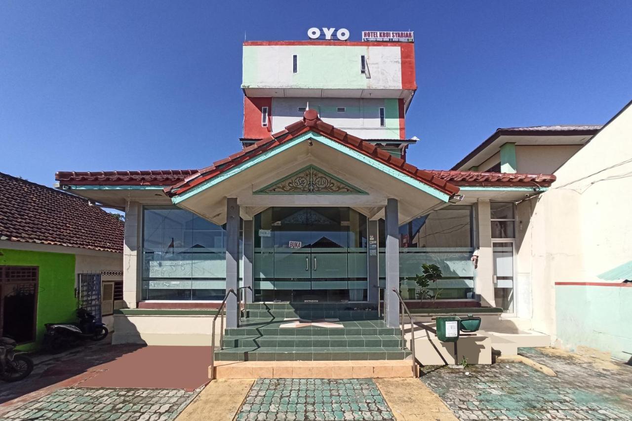 Oyo 2611 Hotel Krui Syariah 外观 照片