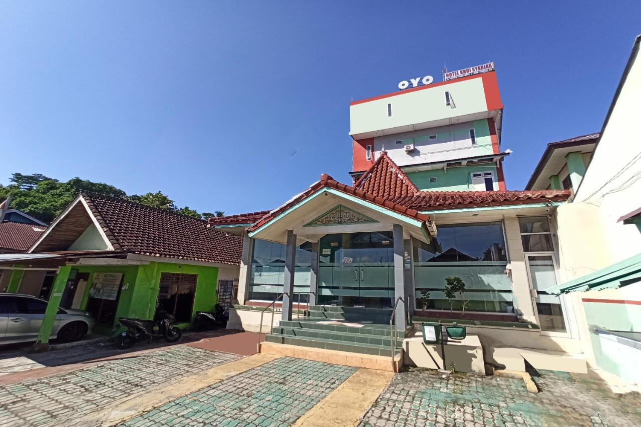 Oyo 2611 Hotel Krui Syariah 外观 照片