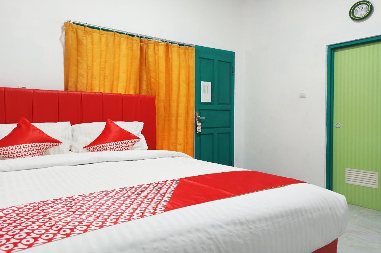 Oyo 2611 Hotel Krui Syariah 外观 照片