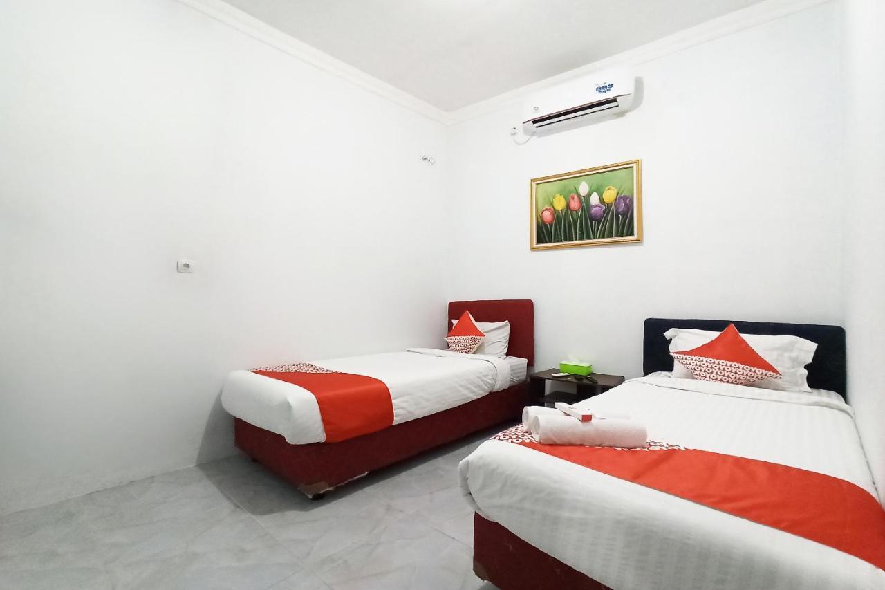 Oyo 2611 Hotel Krui Syariah 外观 照片